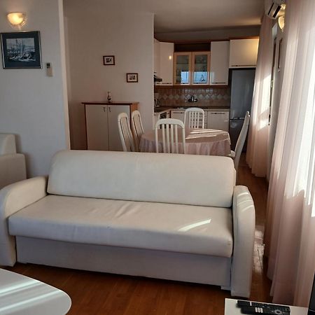 Apartments Villa Eden Преко Екстериор снимка